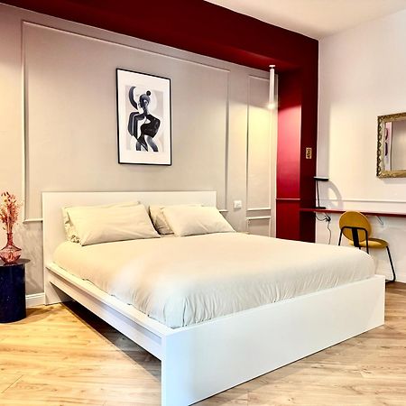 Art N Shelter Apartament Bari Exterior photo